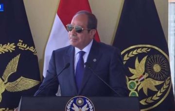 الرئيس السيسي يوجه بخلق معايشة بين طلاب الجامعات وطلاب الأكاديمية كنوع من التواصل والتلاحم بين أبناء الوطن الرئيس السيسي يوجه بخلق معايشة بين طلاب الجامعات وطلاب الأكاديمية كنوع من التواصل والتلاحم بين أبناء الوطن