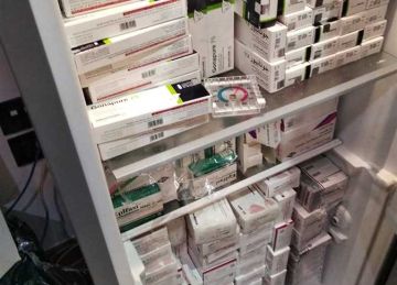 حملة رقابية تضبط كمية من الأدوية المخالفة ببورسعيد حملة رقابية تضبط كمية من الأدوية المخالفة ببورسعيد