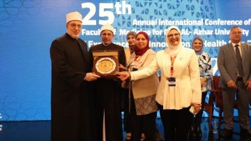 رئيس جامعة الأزهر: زكاة العلم إنفاقه ونشره بين الناس وتعليم العلم يزيده ولا ينقصه رئيس جامعة الأزهر: زكاة العلم إنفاقه ونشره بين الناس وتعليم العلم يزيده ولا ينقصه