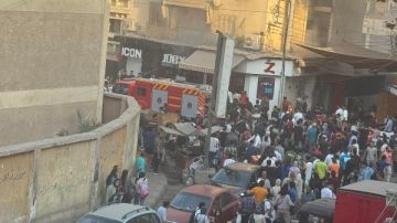 شاهد.. إخماد نيران حريق هائل بمطعم شهير بالمحلة دون خسائر بشرية شاهد.. إخماد نيران حريق هائل بمطعم شهير بالمحلة دون خسائر بشرية