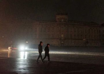 فصل التيار الكهربائي عن 14 قرية وعزبة بالمنيا لإجراء الصيانة على مدار 3 أيام فصل التيار الكهربائي عن 14 قرية وعزبة بالمنيا لإجراء الصيانة على مدار 3 أيام