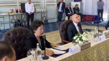 محافظ الأقصر ووفد سيتشوان الصينية يبحثان جذب استثمارات سياحية وثقافية ومنحة تعليمية للطلاب