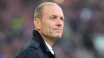 أمير هشام يكشف عن السيرة الذاتية لمدرب الأهلي الجديد