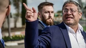 الوزير المتطرف بن غفير يقتحم المسجد الأقصى