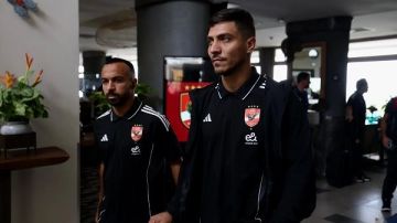 بعثة الأهلي تصل القاهرة بعد الفوز على إيجل نوار في دوري أبطال أفريقيا بعثة الأهلي تصل القاهرة بعد الفوز على إيجل نوار في دوري أبطال أفريقيا