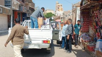 حملة مكبرة لرفع الإشغالات من الشوارع بمدينة القوصية في أسيوط