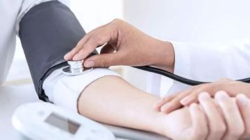 رخيصة وبتتحضر فى ثواني .. 3 وصفات طبيعية لعلاج ارتفاع الضغط