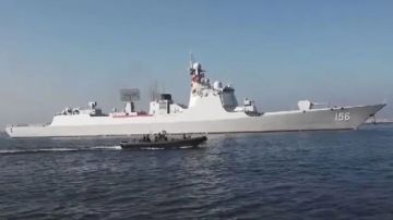 سفينة حربية باكستانية تصادر شحنات مخدرات في بحر العرب سفينة حربية باكستانية تصادر شحنات مخدرات في بحر العرب