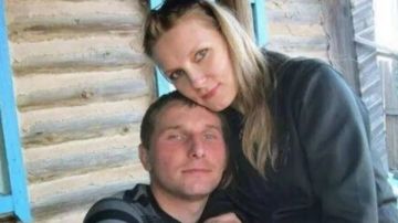 واقعة روسية تهز المجتمع.. أب ينتقم من المعتدي على ابنته ويجبره على حفر قبره بيده واقعة روسية تهز المجتمع.. أب ينتقم من المعتدي على ابنته ويجبره على حفر قبره بيده