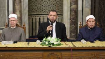 الملتقى الفقهي بالجامع الأزهر: الإمام أبو حنيفة كان منهجه التيسير والسعة والرفق بالناس في فقه المعاملات الملتقى الفقهي بالجامع الأزهر: الإمام أبو حنيفة كان منهجه التيسير والسعة والرفق بالناس في فقه المعاملات