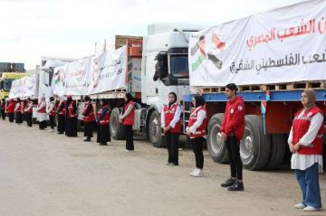 الهلال الأحمر : أكثر من 150 ألف سلة غذائية بقافلة زاد العزة الـ46 لأهالينا في غزة صور الهلال الأحمر : أكثر من 150 ألف سلة غذائية بقافلة زاد العزة الـ46 لأهالينا في غزة صور