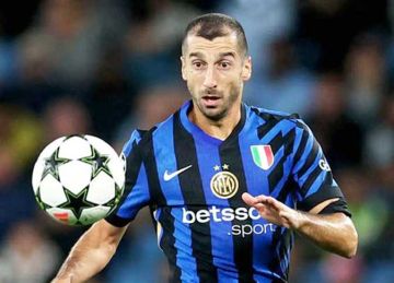  مخيتريان : مورينيو وصفني بالحقير.. و إنزاجي منحني ثقة مفرطة