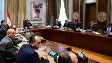 مدبولي يبحث مع نائب رئيس مجموعة سيتك الصينية إنشاء وتمويل مصنع لإنتاج مكونات محطات تحلية المياه مدبولي يبحث مع نائب رئيس مجموعة سيتك الصينية إنشاء وتمويل مصنع لإنتاج مكونات محطات تحلية المياه