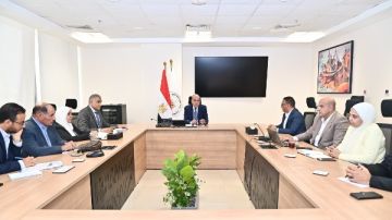 وزير الري يتابع أعمال موقف تنفيذ منشآت الحماية من السيول بالبحر الأحمر وزير الري يتابع أعمال موقف تنفيذ منشآت الحماية من السيول بالبحر الأحمر