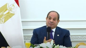 الرئيس السيسي: مشروع إعادة بناء مؤسسات الدولة مبني على تصويب عوار موجود فينا الرئيس السيسي: مشروع إعادة بناء مؤسسات الدولة مبني على تصويب عوار موجود فينا