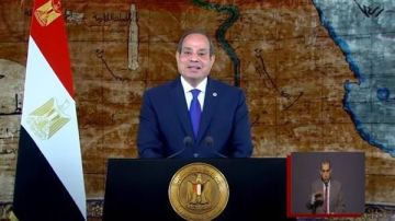 الرئيس السيسي: مصر بدأت بالفعل فى إيفاد شحنات من المساعدات الغذائية والطبية لغزة الرئيس السيسي: مصر بدأت بالفعل فى إيفاد شحنات من المساعدات الغذائية والطبية لغزة