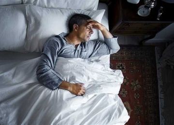 تنام في الضلمة ولا النور؟ .. العلم يكشف فوائد وأضرار كل منهما  تنام في الضلمة ولا النور؟ .. العلم يكشف فوائد وأضرار كل منهما