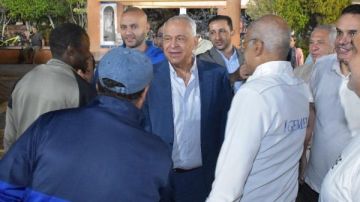 فرج عامر يتفقد نادي سموحة ويستمع للأعضاء