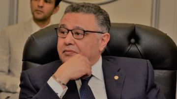 محافظ البحر الأحمر: مشروعات تحلية المياه الجديدة ستقضي على أزمة العجز وتدعم التوسع السياحي والاستثماري محافظ البحر الأحمر: مشروعات تحلية المياه الجديدة ستقضي على أزمة العجز وتدعم التوسع السياحي والاستثماري