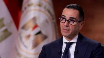 وزير الاستثمار: نسعى لتحويل مصر إلى مركز إقليمي للصناعة والتصدير وزير الاستثمار: نسعى لتحويل مصر إلى مركز إقليمي للصناعة والتصدير