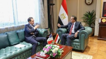 وزير الصحة يستقبل سفير فرنسا بمصر للاتفاق على تنفيذ خطة لتقديم المساعدات الإنسانية لقطاع غزة وزير الصحة يستقبل سفير فرنسا بمصر للاتفاق على تنفيذ خطة لتقديم المساعدات الإنسانية لقطاع غزة