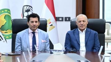 أبو ريدة يستقبل وزير الرياضة ويبحثان دعم خطط وبرامج تطوير كرة القدم أبو ريدة يستقبل وزير الرياضة ويبحثان دعم خطط وبرامج تطوير كرة القدم