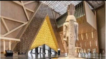 أستاذ الآثار المصرية: مكان المتحف المصري الكبير عبقري.. وحدث افتتاحه سيكون كبيرا أستاذ الآثار المصرية: مكان المتحف المصري الكبير عبقري.. وحدث افتتاحه سيكون كبيرا