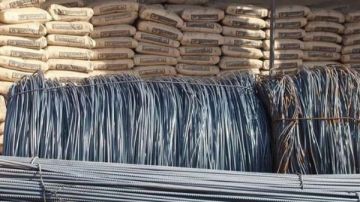 أسعار مواد البناء اليوم.. استقرار نسبي وتباين بين مصانع الحديد والأسمنت أسعار مواد البناء اليوم.. استقرار نسبي وتباين بين مصانع الحديد والأسمنت