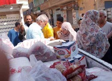 حملات تموينية لتوزيع السلع الغذائية بأسعار مخفضة وضبط الأسواق في الشرقية