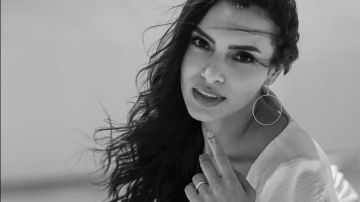 فستان لامع.. كارمن سليمان تخطف الأنظار بظهورها