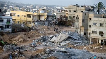 مدير المنظمات الأهلية الفلسطينية يعلن تشغيل المخابز بعد توقف أشهر بسبب الحصار مدير المنظمات الأهلية الفلسطينية يعلن تشغيل المخابز بعد توقف أشهر بسبب الحصار