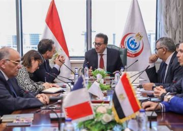 وزير الصحة يستقبل سفير فرنسا بمصر للاتفاق على تنفيذ خطة لتقديم المساعدات الإنسانية لقطاع غزة وزير الصحة يستقبل سفير فرنسا بمصر للاتفاق على تنفيذ خطة لتقديم المساعدات الإنسانية لقطاع غزة