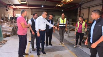 وزير العمل: تحرير 67 محضرا ضد منشآت لم تلتزم بتطبيق الحد الأدنى للأجور وزير العمل: تحرير 67 محضرا ضد منشآت لم تلتزم بتطبيق الحد الأدنى للأجور