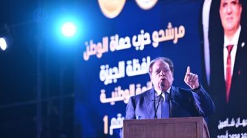 أبو العينين بمؤتمر القائمة الوطنية بالجيزة: على العهد ندعم دولتنا ورئيسنا أبو العينين بمؤتمر القائمة الوطنية بالجيزة: على العهد ندعم دولتنا ورئيسنا