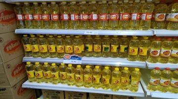 حقيقة تخفيض وزن عبوة الزيت التمويني إلى 700 ملل حقيقة تخفيض وزن عبوة الزيت التمويني إلى 700 ملل