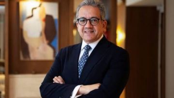 حمدي عرفة: فوز العناني باليونسكو يعكس ثقة المجتمع الدولي في الخبرة المصرية حمدي عرفة: فوز العناني باليونسكو يعكس ثقة المجتمع الدولي في الخبرة المصرية