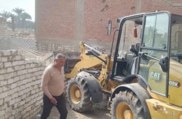 إزالة 15 حالة تعد على أراض زراعية بقرية بيهمو بالفيوم