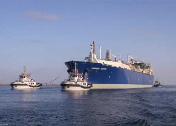 بحمولة 95,970 طن.. ميناء دمياط تستقبل سفينة التغويز ENERGOS WINTER بحمولة 95,970 طن.. ميناء دمياط تستقبل سفينة التغويز ENERGOS WINTER