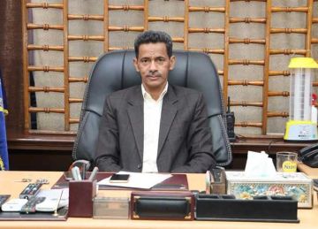 ترقية رؤساء مراكز ومدن لدرجات وظيفية عليا في أسوان.. وتكليفهم بتولي مسؤولية وحدات محلية