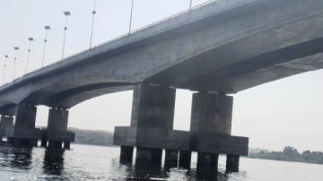 حقيقة تأثر كوبرى كلابشة بأسوان نتيجة اصطدام باخرة سياحية حقيقة تأثر كوبرى كلابشة بأسوان نتيجة اصطدام باخرة سياحية