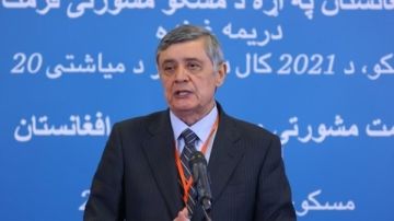 دبلوماسي روسي: وزير الخارجية الأفغاني أكد لموسكو رفض بلاده تأسيس أي قاعدة عسكرية أجنبية داخل بلاده دبلوماسي روسي: وزير الخارجية الأفغاني أكد لموسكو رفض بلاده تأسيس أي قاعدة عسكرية أجنبية داخل بلاده