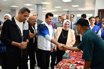وزير الشباب والرياضة ومحافظ السويس يشهدان لقاء حواريا مع القوي الشبابية بمركز سليم الحي للتنمية الشبابية وزير الشباب والرياضة ومحافظ السويس يشهدان لقاء حواريا مع القوي الشبابية بمركز سليم الحي للتنمية الشبابية