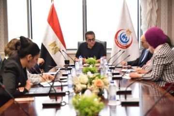 وزير الصحة يبحث مع جمعية أطباء الباثولوجيا المصريين في أمريكا تعزيز التعاون في التعليم الطبي والبحث العلمي وتطوير الخدمات المعملية