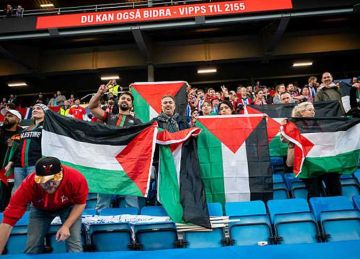 أعلام فلسطين حاضرة في مباراة النرويج ضد إسرائيل بـ تصفيات كأس العالم (صور) أعلام فلسطين حاضرة في مباراة النرويج ضد إسرائيل بـ تصفيات كأس العالم (صور)