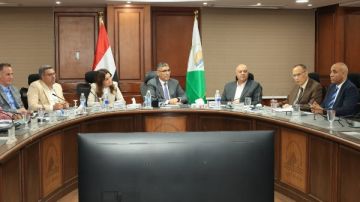 غلق مطعم ليلي بالعجوزة..محافظ الجيزة يعقد اللقاء الأسبوعي لبحث شكاوى المواطنين غلق مطعم ليلي بالعجوزة..محافظ الجيزة يعقد اللقاء الأسبوعي لبحث شكاوى المواطنين