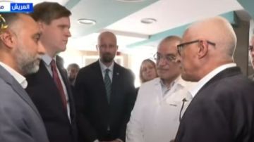 وزير التنمية الدولية النرويجي يصل إلى مستشفي العريش لزيارة مصابي غزة وزير التنمية الدولية النرويجي يصل إلى مستشفي العريش لزيارة مصابي غزة