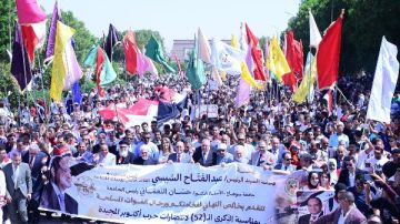 10 آلاف طالب بجامعة سوهاج يحتفلون بالذكرى الـ52 لانتصارات أكتوبر 10 آلاف طالب بجامعة سوهاج يحتفلون بالذكرى الـ52 لانتصارات أكتوبر