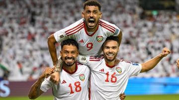 الإمارات تفوز على عمان 2-1 في تصفيات كأس العالم