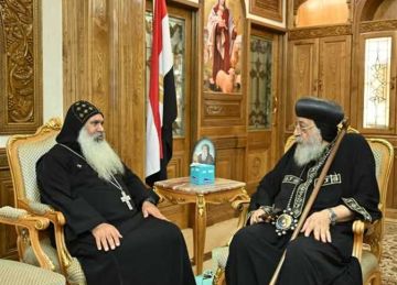 البابا تواضروس يتلقى تقارير رسمية عن الخدمة الروحية في أيرلندا وقبرص ولندن (صور) البابا تواضروس يتلقى تقارير رسمية عن الخدمة الروحية في أيرلندا وقبرص ولندن (صور)