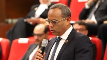 سامح السادات بعد أداء اليمين الدستورية: نعمل لتحقيق تطلعات المواطن ودعم مسيرة الدولة سامح السادات بعد أداء اليمين الدستورية: نعمل لتحقيق تطلعات المواطن ودعم مسيرة الدولة